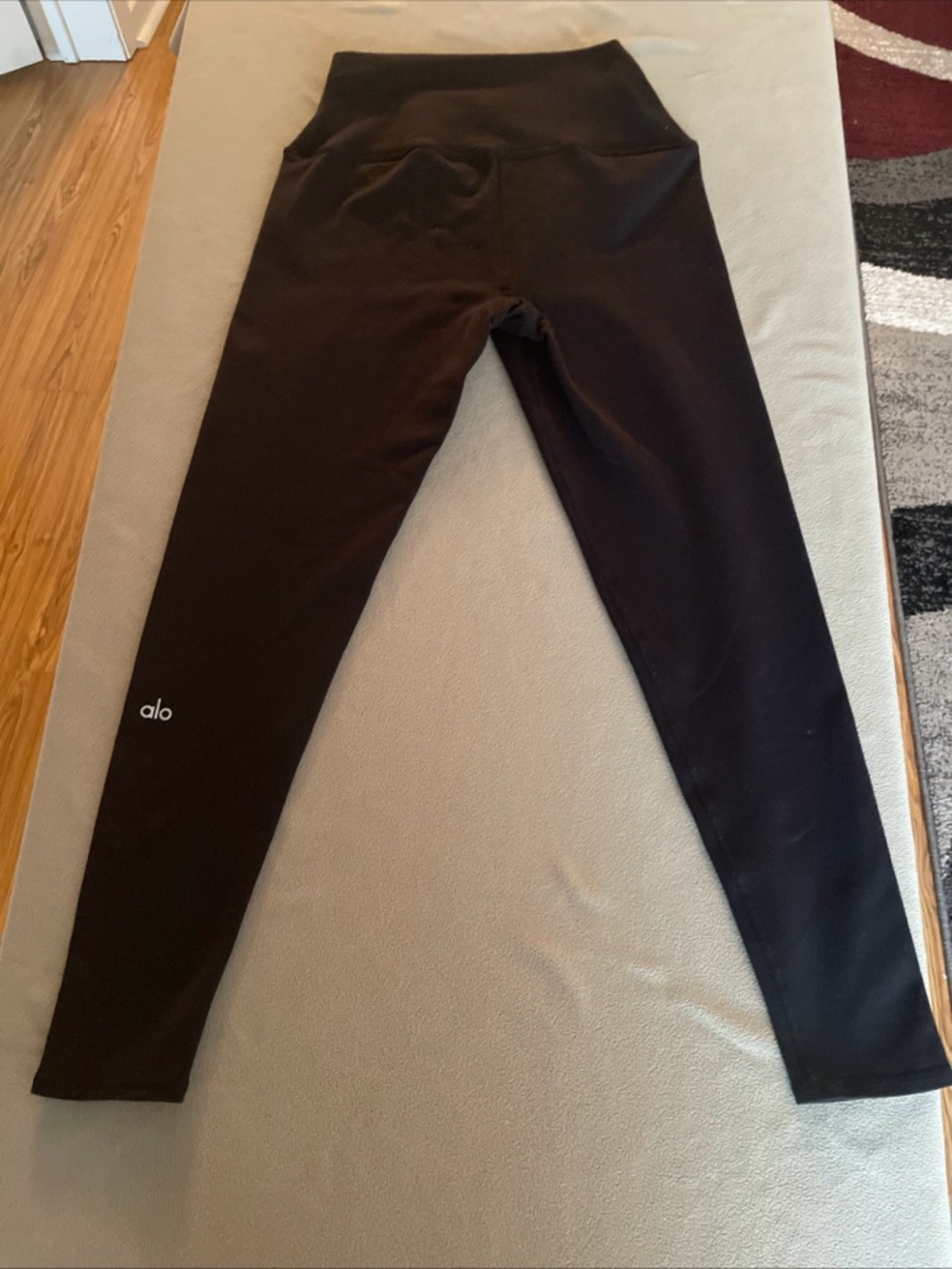 Alo Yoga Pants Womens Medium Black Leggings Athletic Workout - Picture 9 of 11